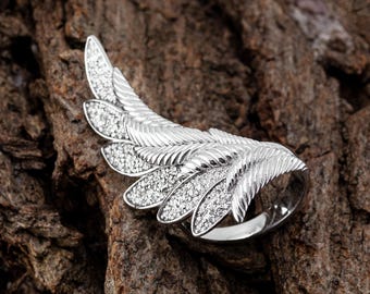 Anillo de alas de ángel en plata de ley 925: anillo de plumas con piedras brillantes, joyería unisex inspirada en la naturaleza.
