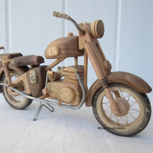 Single-cylinder wooden motorcycle. image 1