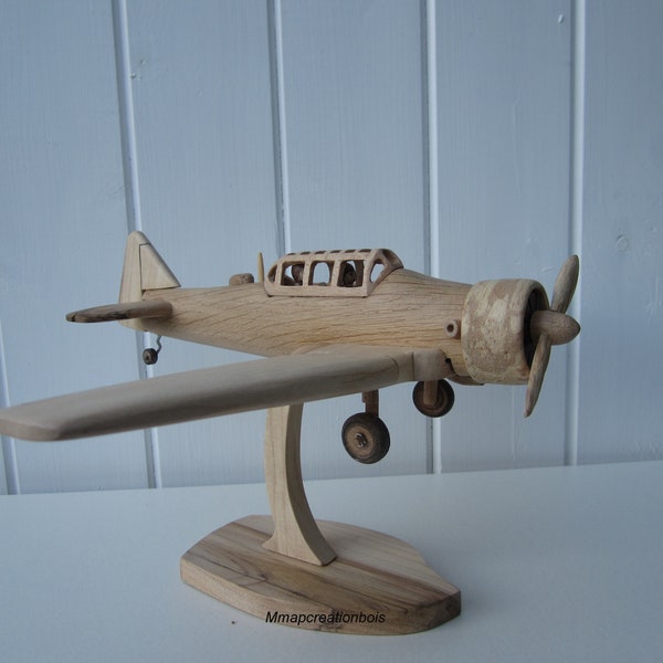 Texan wooden T6 aircraft in 1/40 scale