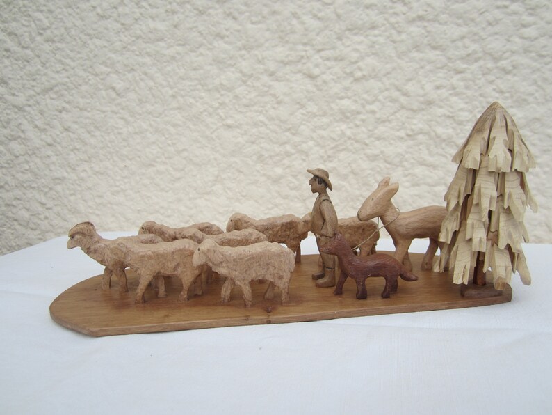 La transhumance : scène pastorale réalisé en bois. image 2