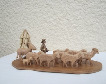 Transhumance: pastoral scene made of wood.