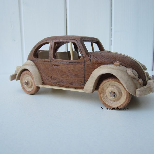 Voiture VW coccinelle en bois à l'échelle 1/24 en érable/iroko.
