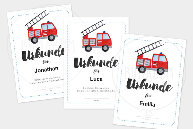 K&ouml;nnte beinhalten: Drei druckbare Urkunden mit einer roten Feuerwehrwagen-Illustration und dem Text "Urkunde fur" gefolgt von einem Namen. Die Urkunden sind f&uuml;r Jonathan, Luca und Emilia.