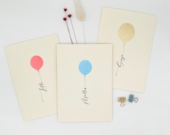 Personalisierte Geburtstagskarte mit Luftballon auf Naturpapier - Handgestempelt mit Wunschnamen