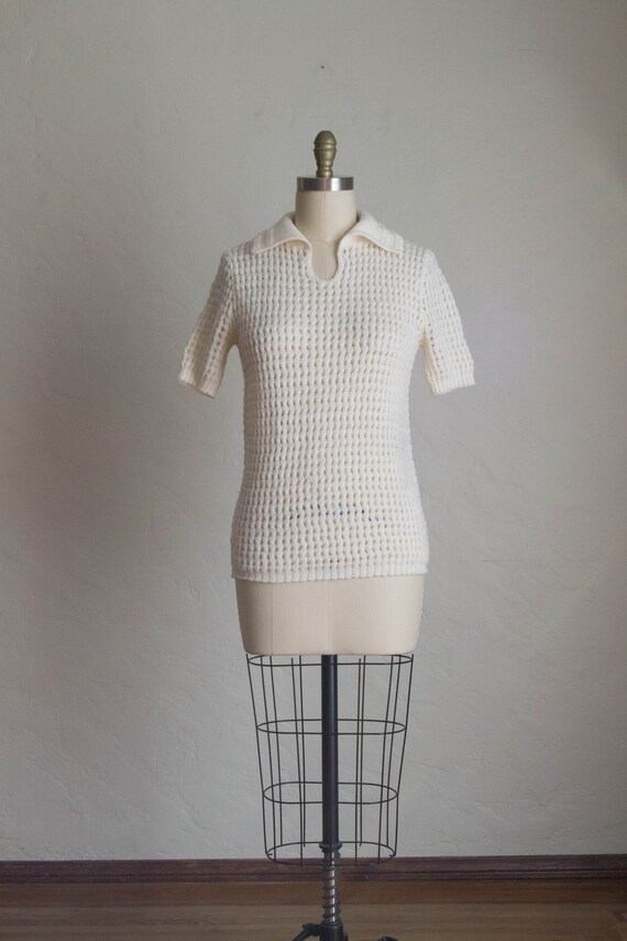 Vintage Knit Sweater/ Cute Creamy Sweater/ Short