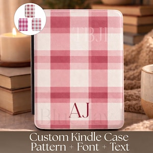 Funda para Kindle Paperwhite de 7" con inicial personalizada en color malva y estampado de cuadros vichy / Cubierta personalizada para lector electrónico en color rosa búfalo / Regalo personalizable para amantes de los libros