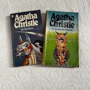 Colecionáveis de brochura vintage de Agatha Christie - Dois romances publicados pela Fontana Books em 1981