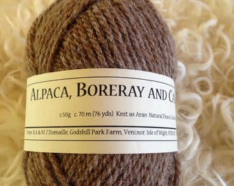 Mischung aus Alpaka Boreray und Castlemilk Moorit Aran Wolle
