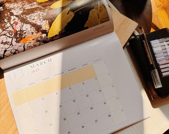 2025 Wall Calendar / Art and Photography