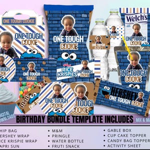 以下が含まれることがあります： 子供の写真と「One Tough Cookie」というフレーズが特徴の誕生日バンドルテンプレート。デザインには、ゲーブルボックス、チップバッグ、ハーシーの包み紙、ライス・クリスピーの包み紙、ウォーターボトルのラベルなどが含まれています。テーマは、青いレンガの壁と漫画のクッキーのキャラクターを取り入れています。