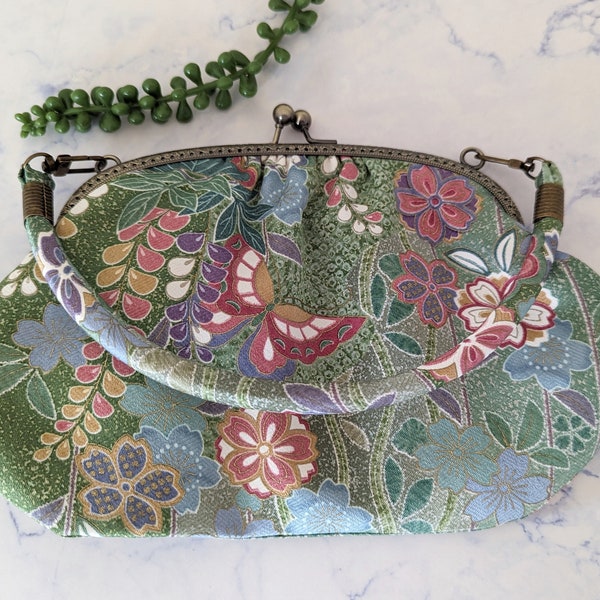 Silk Kimono Handbag, Metal Kisslock Purse Frame, Replacable Handel/Shoulder Chain, Handmade Handbag, Traditional Pattern, Gift for Her