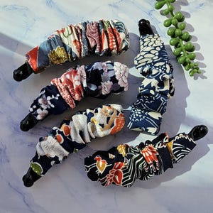Banana Hair Jaw Claw Clip Made out of Japanese Silk Kimono, Hand Made Long Hairclip, Scrunchie Style Hair Comb Barrette, Ponytail Holder