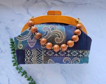 Wood Frame Silk Kimono/Obi Handbag, Replaceable Wood Beads Handle, Magnet Kisslock Closure, Handmade Bag, Traditional Pattern, Gift for Her