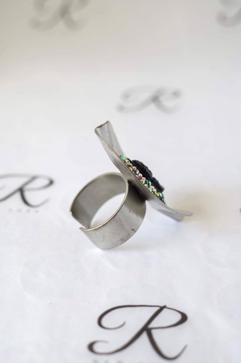 0156 0157 Hematite Cameo Ring and Earrings set