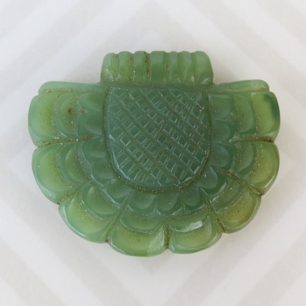 Vintage India Mughal silk road very nice green flower and temple carved jade pendant