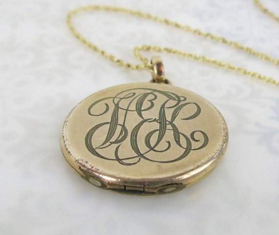 Ornate Victorian gold filled love locket and chai… - image 5