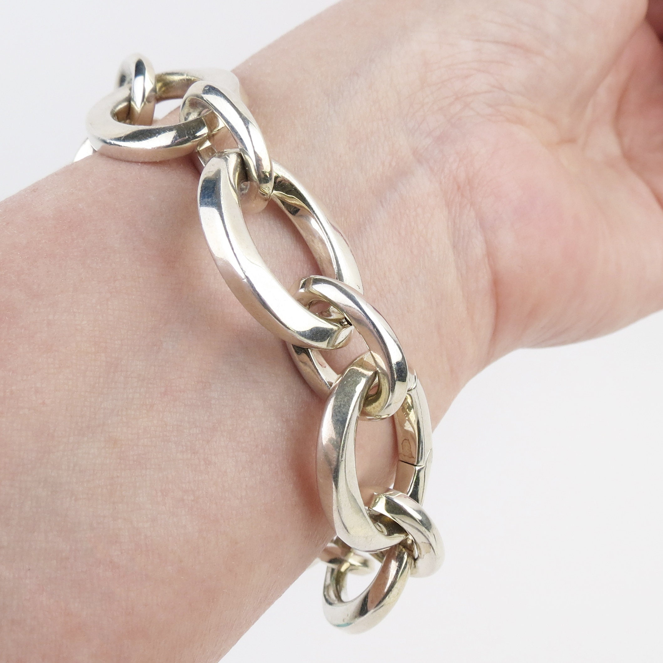 Oval link bracelet in sterling silver, medium. | Tiffany