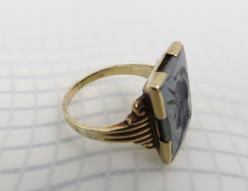 Estate Roman solider hematite intaglio 10k gold ring size 6 12
