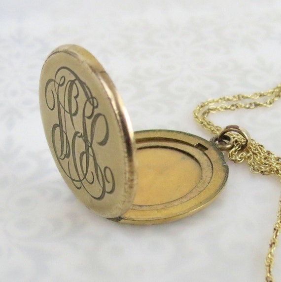 Ornate Victorian gold filled love locket and chai… - image 6
