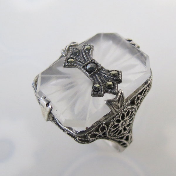 Art deco vintage carved Camphor glass marcasite sterling silver vintage floral rondel filigree ring size 5.75