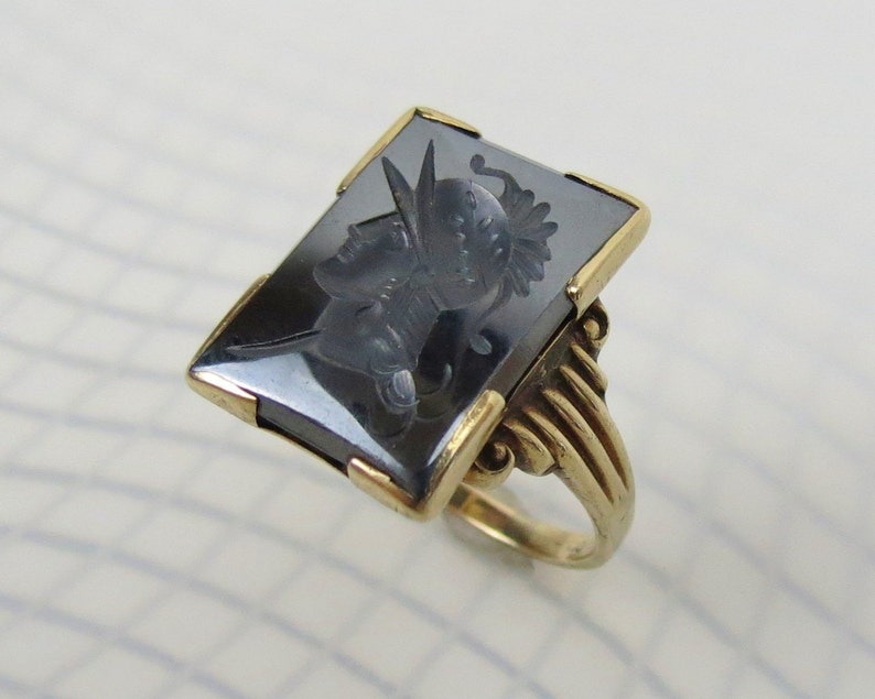 Estate Roman solider hematite intaglio 10k gold ring size 6 12