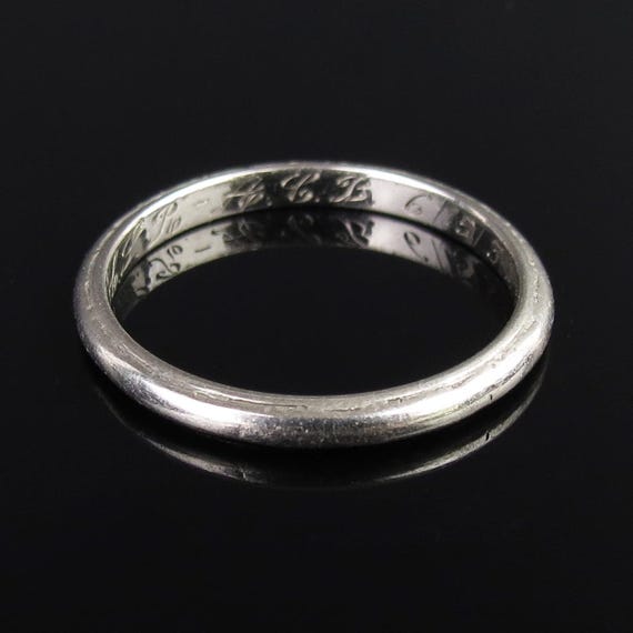 Vintage dated 1931 inscribed nice smoothed with age platinum wedding band size 6.25