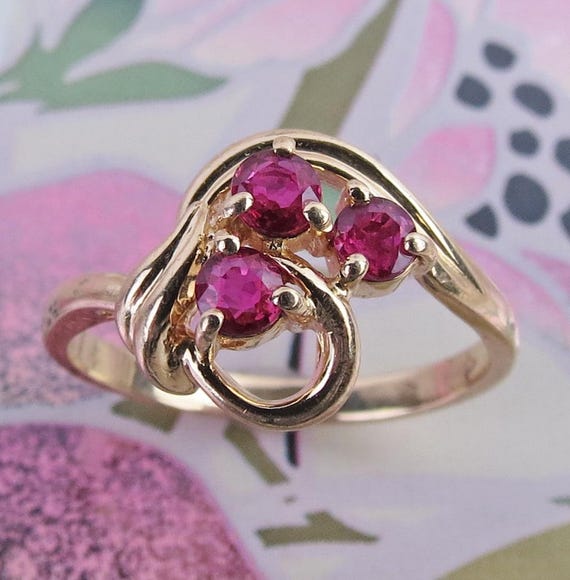 Natural deep red natural three ruby cluster 14k y… - image 1