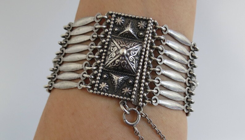 Wide 7 14 inch long 8 slender link vintage Mexico sterling silver bracelet 77 grams