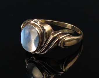 Natural 1.5 carat moonstone with blue flashes vintage 9k gold retro ring - size 6.5