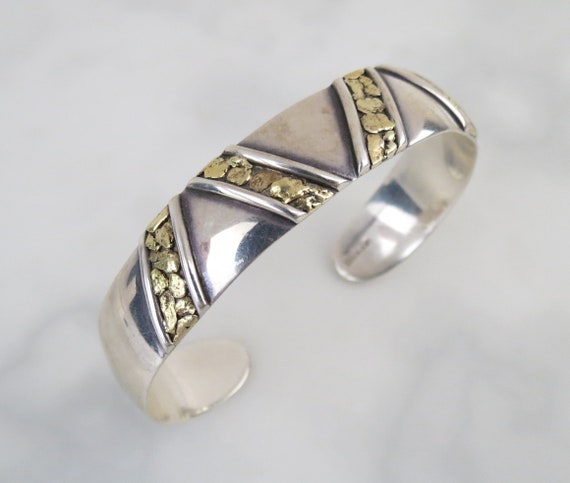 200 Gram 4 Inch Tall Vintage Sterling Silver Southwest Bracelet Cuff 200 Gram 4 Inch Tall Vintage Sterling Silver Southwest Bracelet Cuff