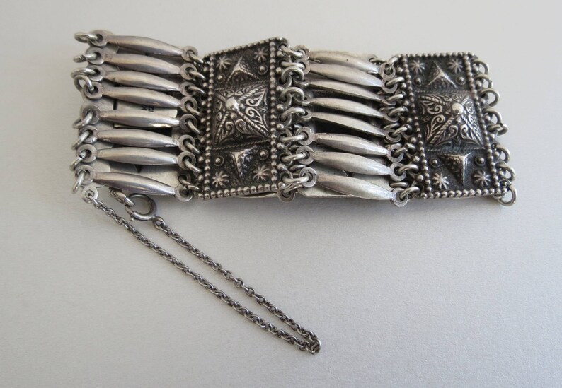 Wide 7 14 inch long 8 slender link vintage Mexico sterling silver bracelet 77 grams