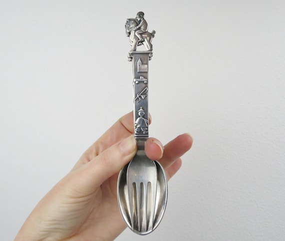 Antique two doves Krider /& Biddle 1860s Ornate engraved serving spoon sterling silver