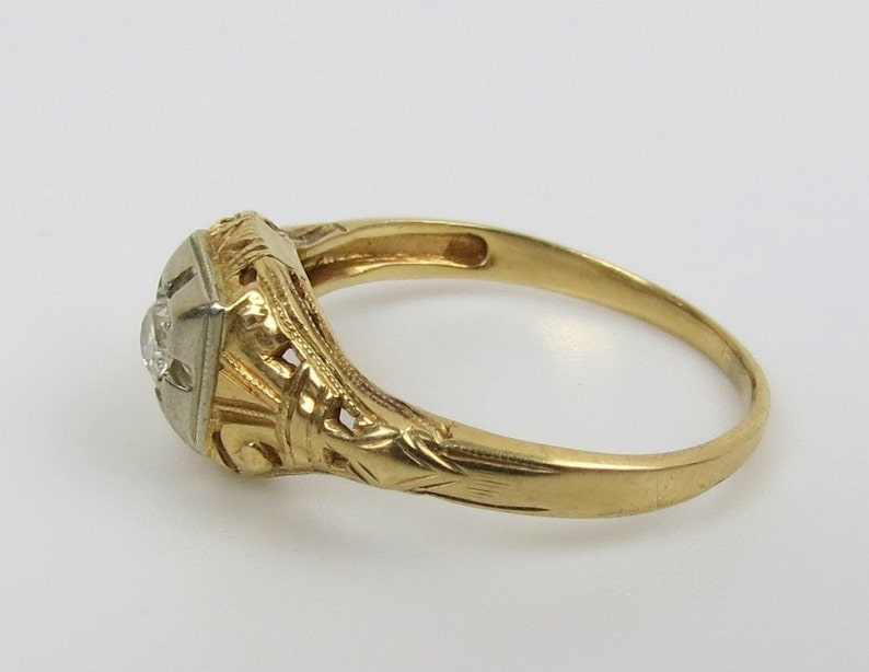 Vintage Retro petite 1930s yellow /& white gold .08 carat diamond ring