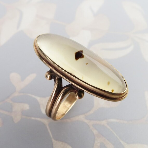 Like a solo bird in flight natural agate 10k yellow gold vintage ring size 6 View 2