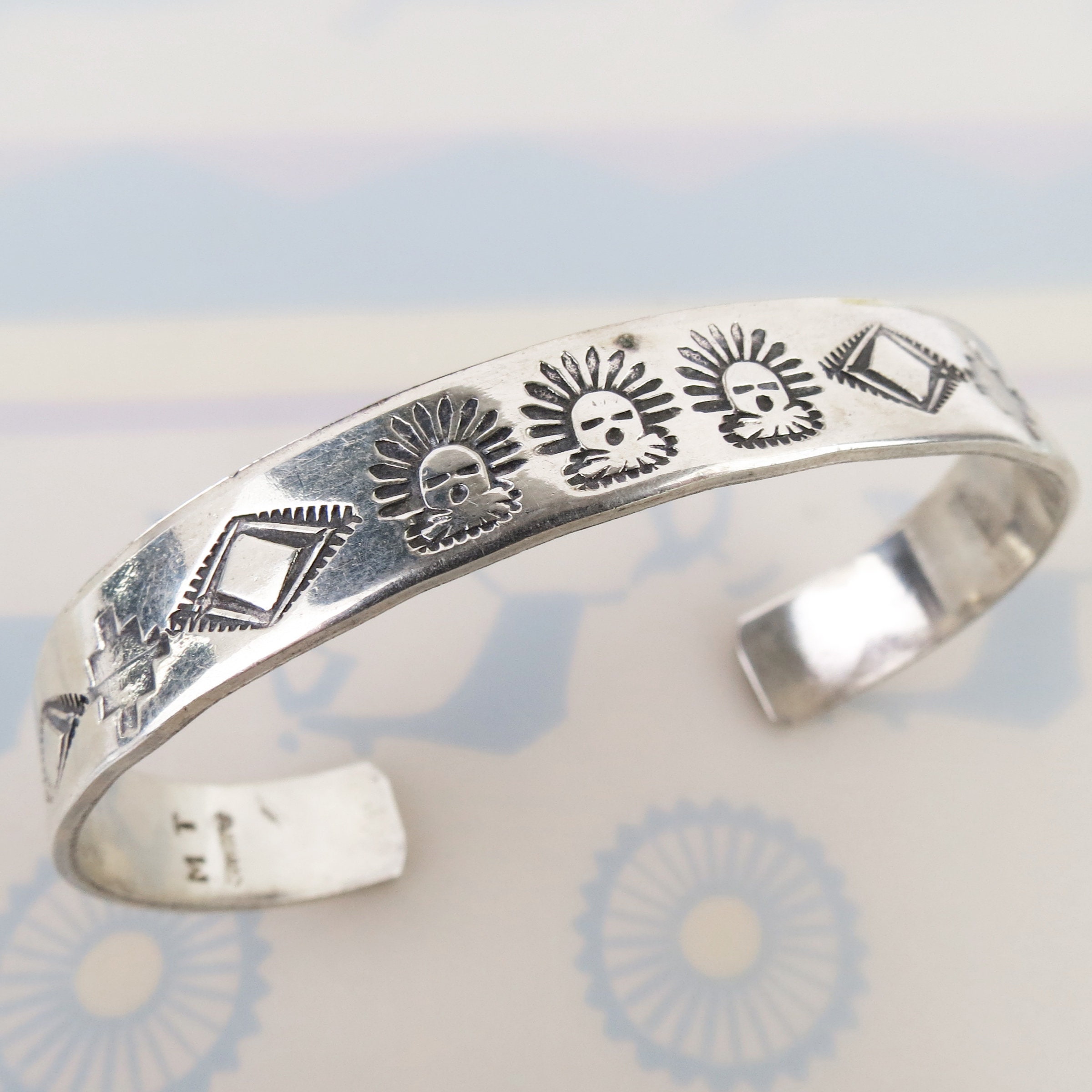 Advanced Technique Vintage Native American Navajo Coral Sterling Silver 3d Bracelet Advanced Technique Vintage Native American Navajo Coral Sterling Silver 3d Bracelet