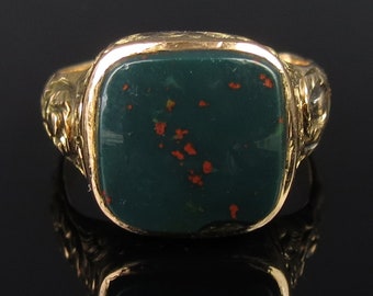 Darling 10k yellow gold estate Victorian tiny pinky ring set with bloodstone gem - as is - size 2.75