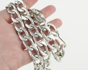 Heavy 153 gram thick vintage sterling silver flat contoured curb link 20 inch necklace
