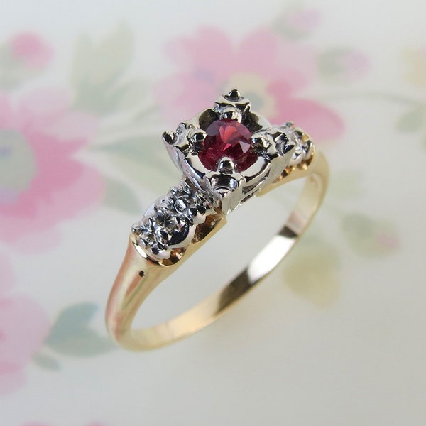 Sparkling red spinel with 2 diamonds vintage retro 14k white and yellow gold ring size 6