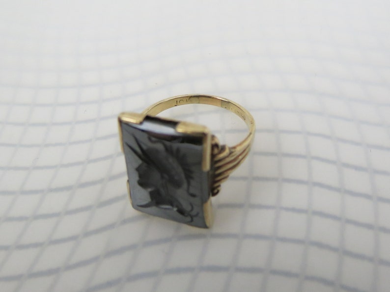 Estate Roman solider hematite intaglio 10k gold ring size 6 12