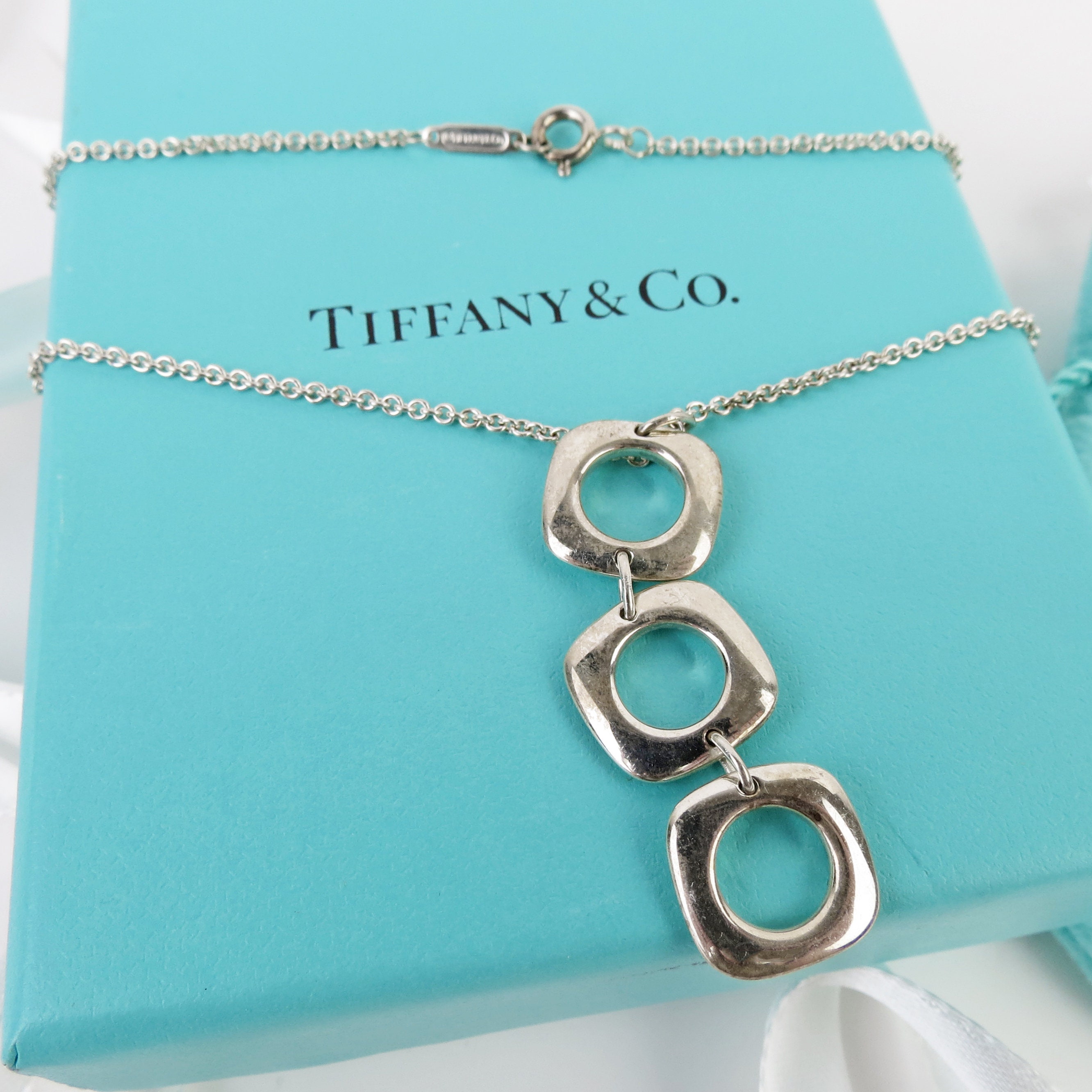 Tiffany 3 ring necklace deals