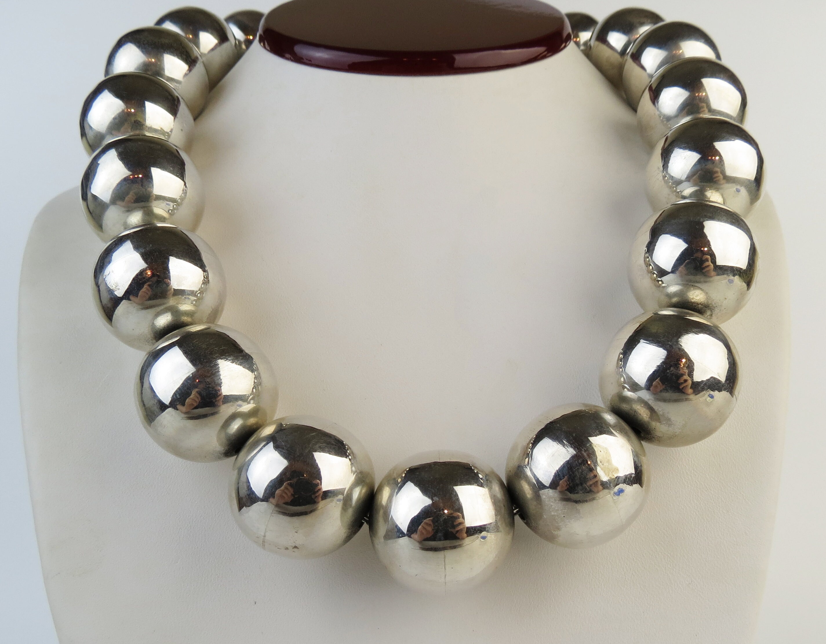 Large silver ball necklace deals