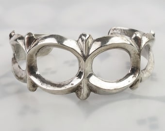 Vintage Native American Navajo simple sandcast sterling silver cuff bracelet - petite size