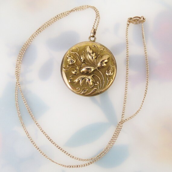 Antique round leaf floral berry gold filled locke… - image 3