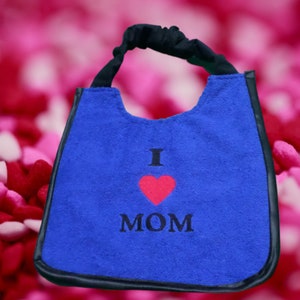 Babero personalizado para perros, Parte trasera totalmente impermeable, Correa ajustable para el cuello, I Love Mom