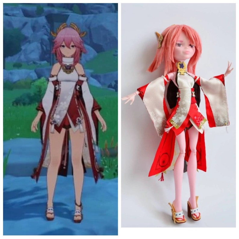 K&ouml;nnte beinhalten: Ein Anime-Charakter mit pinken Haaren, der ein wei&szlig;es und rotes Kimono mit goldenen Akzenten tr&auml;gt. Der Charakter steht auf einem blauen und gr&uuml;nen Hintergrund. Auf der rechten Seite des Bildes steht eine Puppe, die ein &auml;hnliches Kimono tr&auml;gt. Die Puppe hat pinkes Haar und steht auf einem wei&szlig;en Hintergrund.