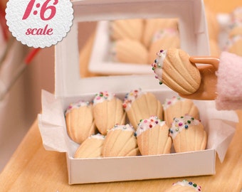 1:6 Scale Miniature Madeleines (8pc) - Vanilla Sprinkle, Playscale Cookies