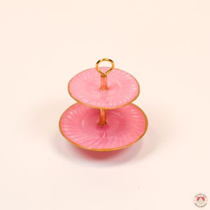 Soporte de postres en miniatura de 2 niveles a escala 1:12, bandeja escalonada para casa de muñecas, mini expositor de té. Pink Solid