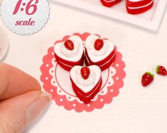 1:6 Miniature Strawberry Cakes (3pc), Playscale Mini Cakes for 1/6 Scale Dolls and Dollhouse