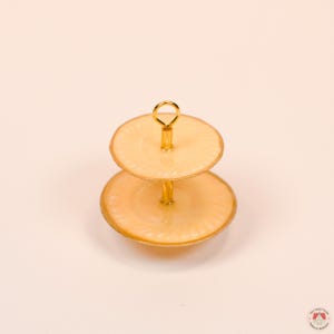 Soporte de postres en miniatura de 2 niveles a escala 1:12, bandeja escalonada para casa de muñecas, mini expositor de té. Yellow Solid