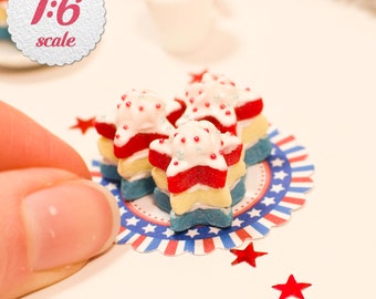 1:6 Miniature Star Cakes - Independence Day (3pc), Playscale Mini 4th of July Cakes for 1/6 Scale Dolls and Dollhouse